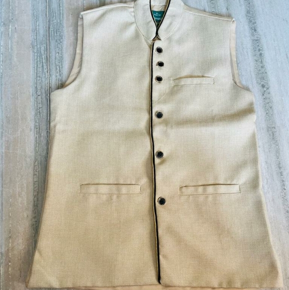MENS cream waist coat - Picture 6 of 9